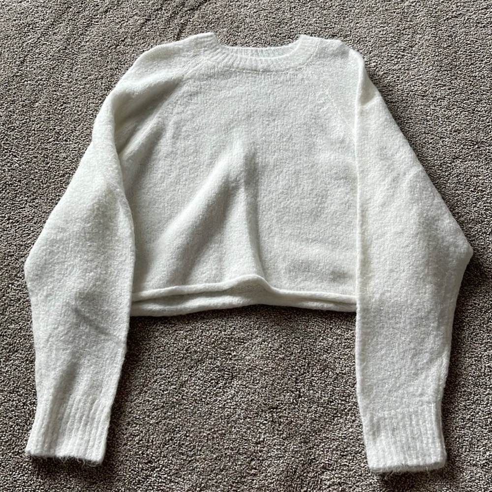 NEVER WORN Garage white sweater